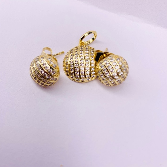 Tortoise Shell Shaped Gold Plated Earrings and Pendant Jewelry set - Picture 6 of 6